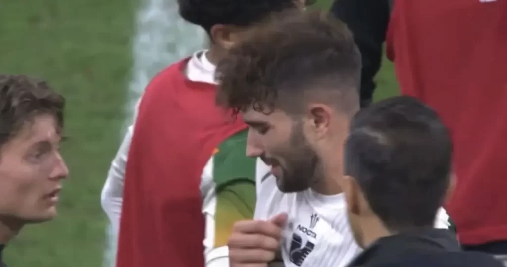 VIDEO – Sverko CONFESSES hand foul to teammates