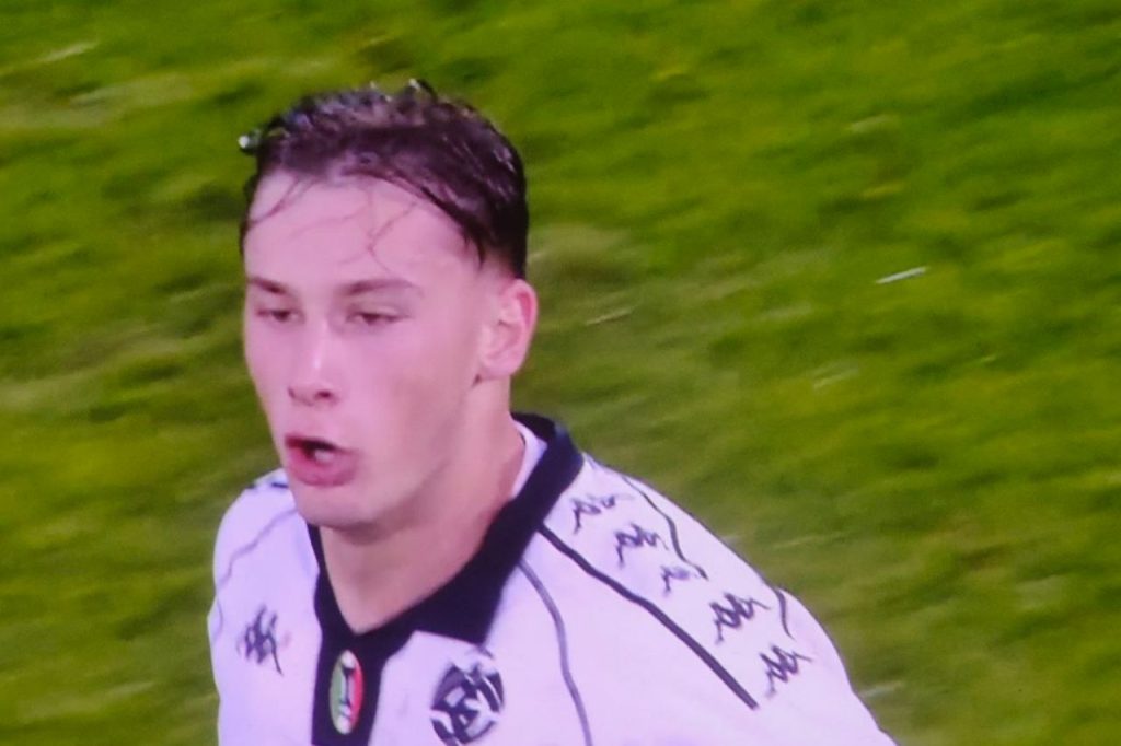 Esposito scores again: he leads the DRAMATIC comeback of Spezia