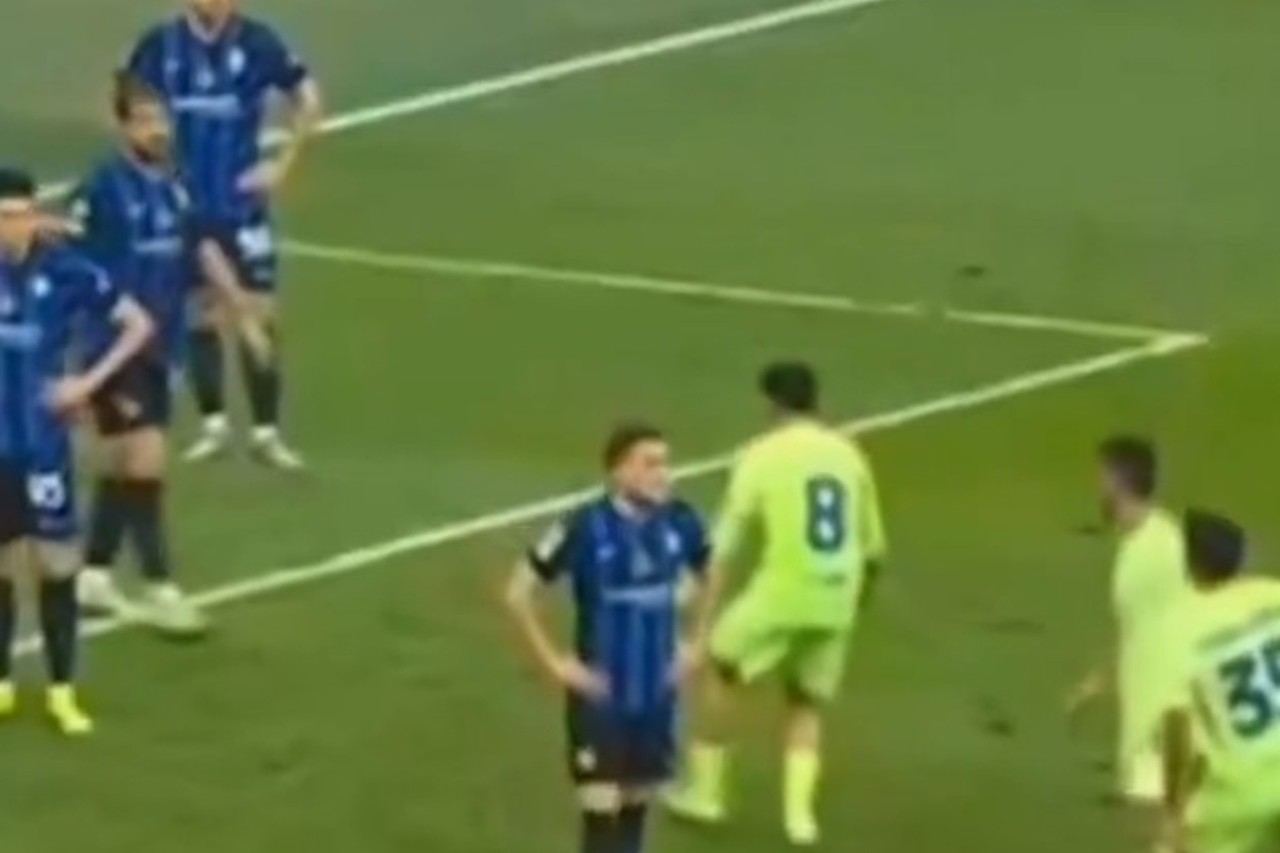 VIDEO – Karma punishes PEDRI: he mocks after the goal, but then…