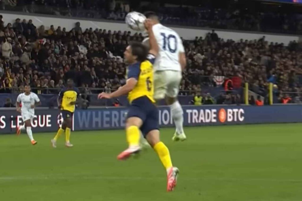 VAR review Union SG-Inter: “Handball by Bisseck on Dumfries’ goal”