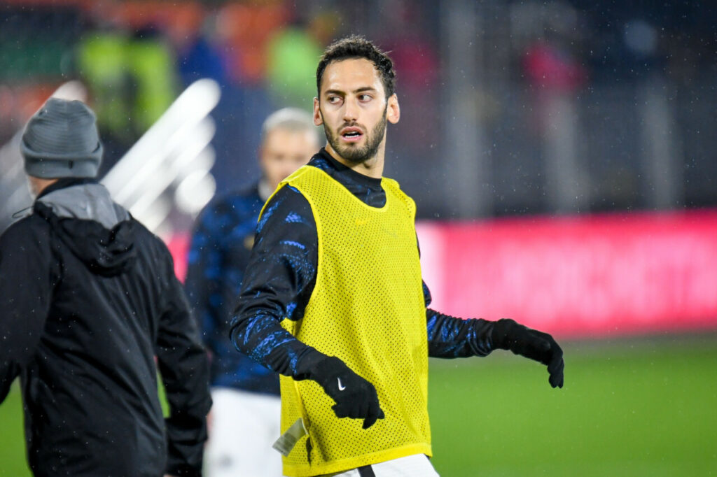 Calhanoglu, his agent wants to bring another player to Inter