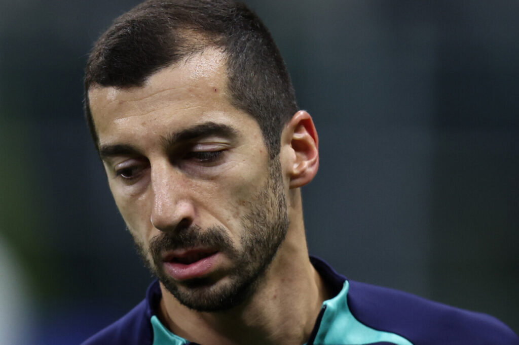 Mkhitaryan extends with Inter until 2027