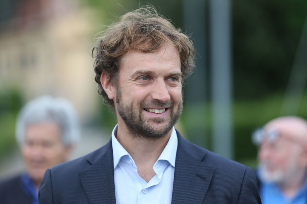 Facchetti jokes about market comparisons with Como